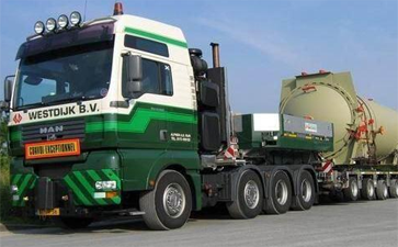 年底將至，大件運輸公司的員工都在干嘛